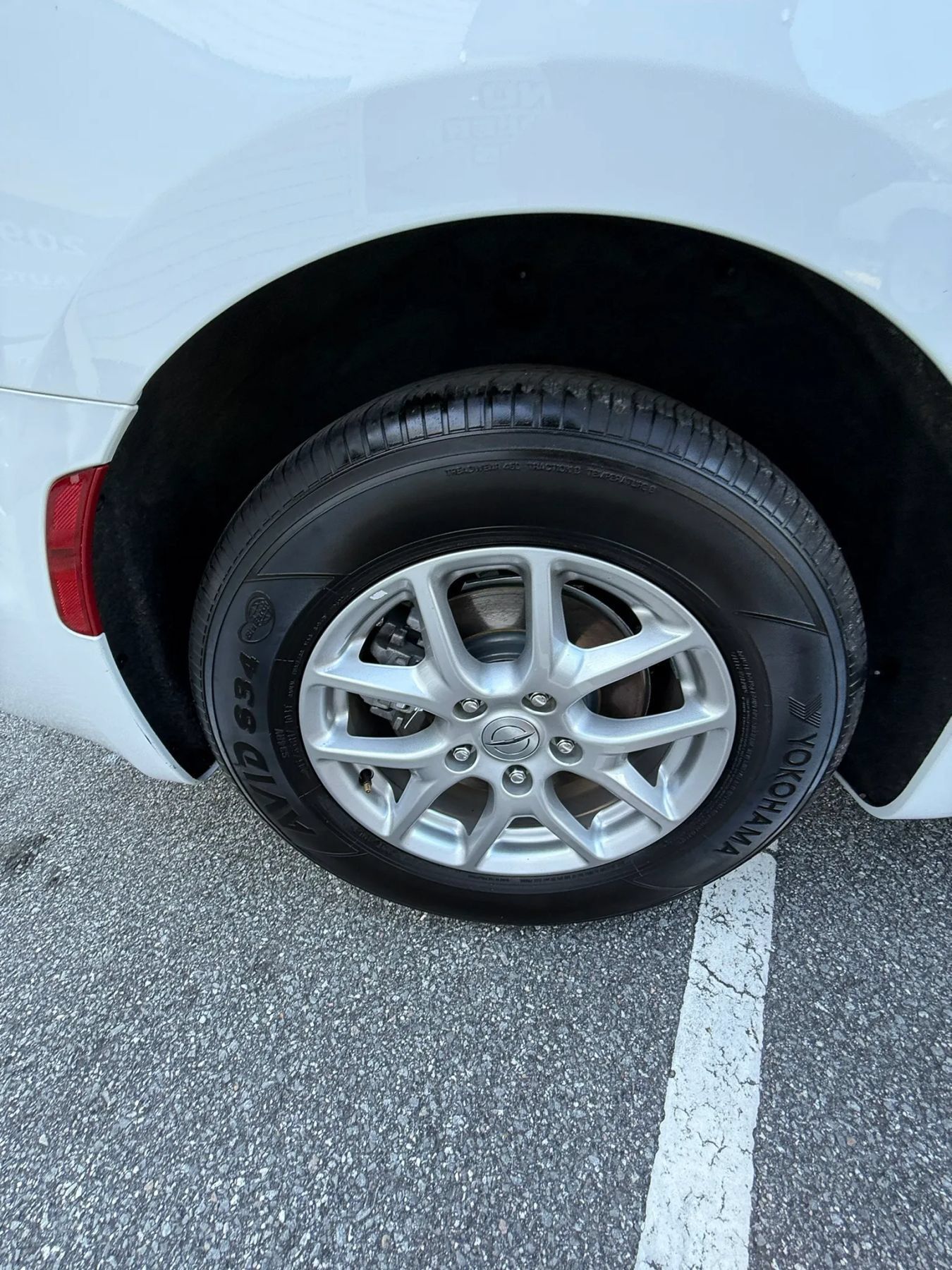 Used 2024 Chrysler Pacifica Touring-L FWD image 28