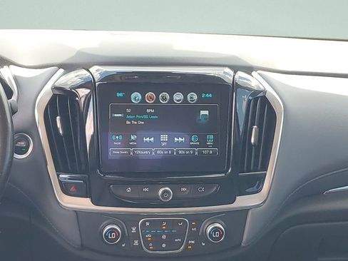Used 2018 Chevrolet Traverse LT w/ LPO, Floor Liner Package FWD image 14