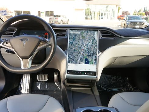 Used 2015 Tesla Model S AWD image 18