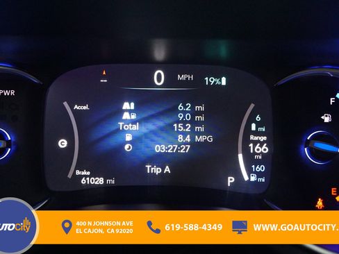 Used 2023 Chrysler Pacifica Touring-L FWD image 3