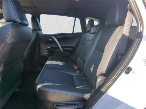 Used 2018 Toyota RAV4 SE w/ Advanced Technology Package image 18