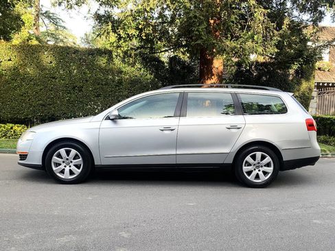 Used 2008 Volkswagen Passat 2.0T image 2