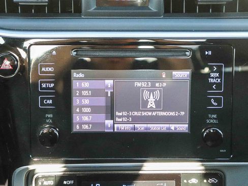 Used 2019 Toyota Corolla LE image 15