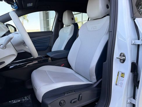 Used 2023 Volkswagen ID.4 Pro S RWD image 10