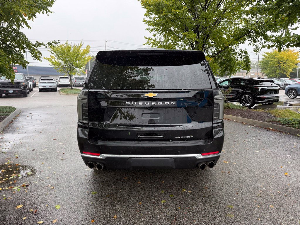 Used 2026 Chevrolet Suburban Premier AWD/4WD image 4