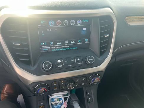 Used 2019 GMC Acadia Denali w/ Technology Package FWD image 16