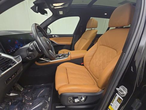 Certified 2024 BMW X7 xDrive40i w/ M Sport Package image 12
