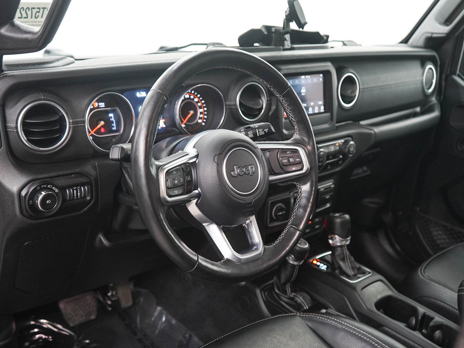 Used 2018 Jeep Wrangler Unlimited Sahara w/ Cold Weather Group AWD/4WD image 19