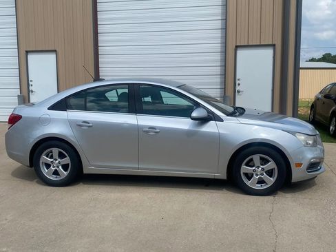 Used 2015 Chevrolet Cruze LT FWD image 4