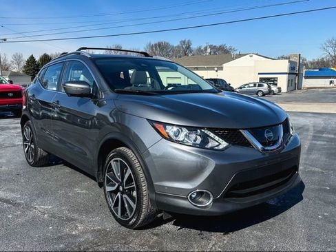 Used 2017 Nissan Rogue Sport SL w/ SL Premium Package image 3