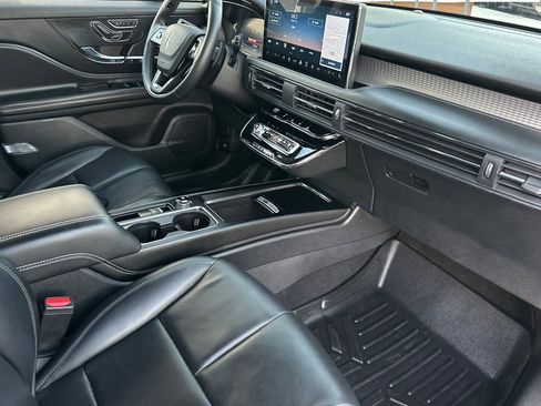 Used 2023 Lincoln Corsair FWD w/ Equipment Group 101A image 15