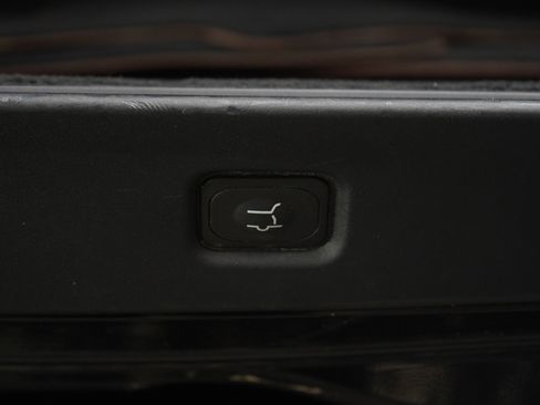 Used 2025 Lincoln Navigator Reserve AWD/4WD image 19