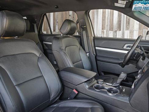 Used 2016 Ford Explorer XLT w/ Equipment Group 202A AWD/4WD image 21
