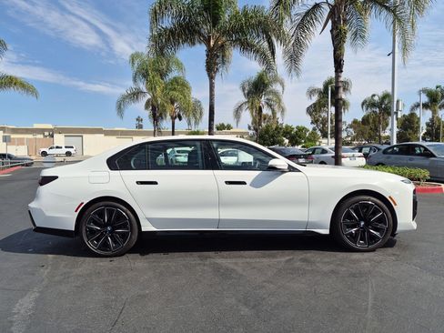 Used 2023 BMW 740i RWD image 11