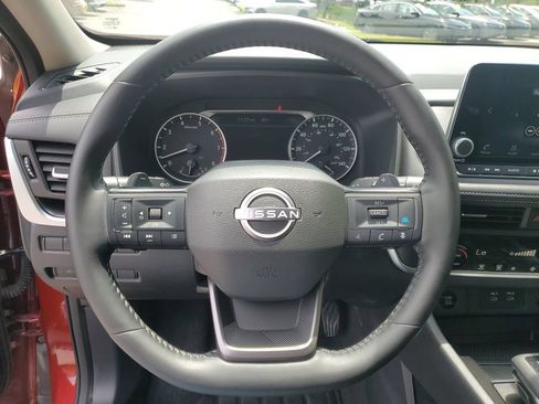 Certified 2025 Nissan Rogue SV AWD/4WD image 21