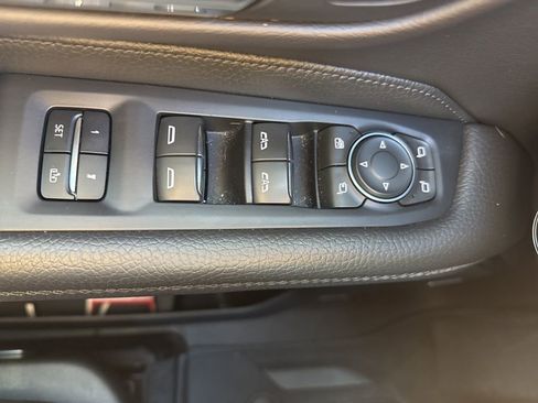 Used 2021 GMC Yukon Denali w/ Denali Premium Package image 15