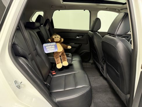 Used 2022 Nissan Rogue SL w/ SL Premium Package image 25