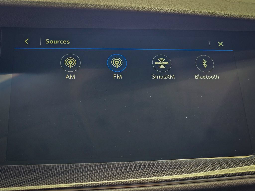 Used 2023 Buick Envision Essence AWD/4WD image 24