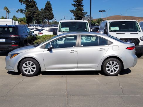Used 2024 Toyota Corolla LE image 7