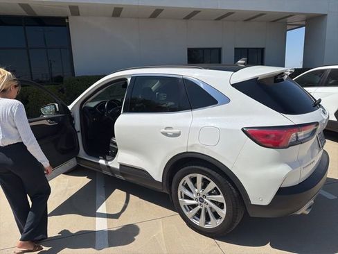 Used 2021 Ford Escape Titanium w/ Titanium Elite Package image 4