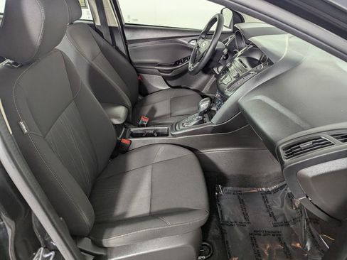 Used 2017 Ford Focus SE image 30