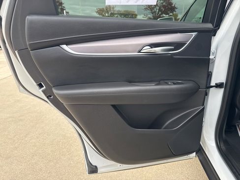 Used 2017 Cadillac XT5 Premium Luxury image 17