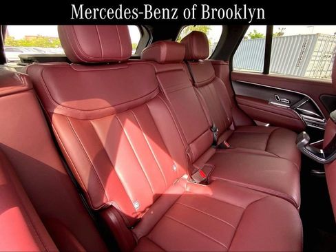 Used 2025 Land Rover Range Rover SE AWD/4WD image 19