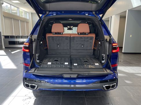 Used 2025 BMW X7 M60i image 37