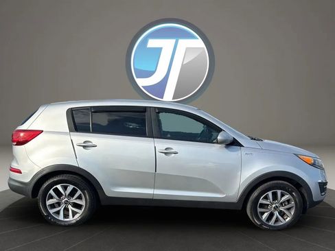 Used 2016 Kia Sportage LX image 4