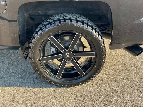 Used 2018 Chevrolet Silverado 1500 LT w/ All Star Edition image 12