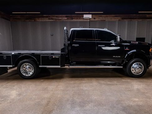 Used 2024 RAM 4500 SLT w/ Quick Order Package 2YG SLT AWD/4WD image 9