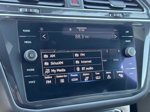 Used 2022 Volkswagen Tiguan SE R-Line image 14