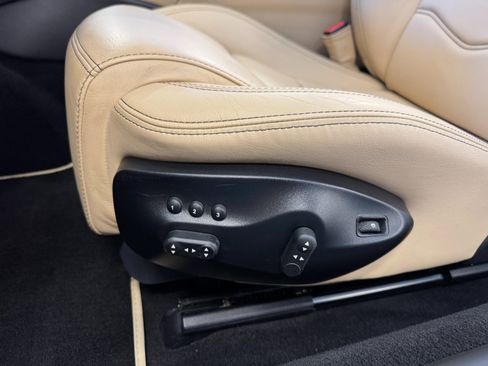 Used 2014 Maserati GranTurismo Convertible image 32