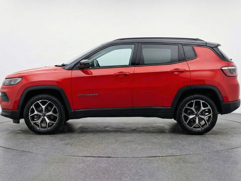 Used 2025 Jeep Compass Limited image 5