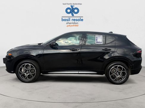 Used 2024 Alfa Romeo Tonale Ti w/ Premium Interior Package AWD/4WD image 3