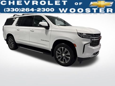 Used 2023 Chevrolet Suburban LT w/ LT Signature Package image 7