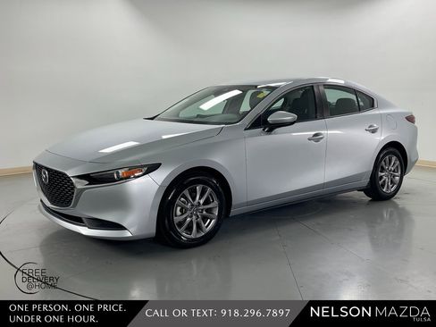 Used 2021 MAZDA MAZDA3 Sedan image 1