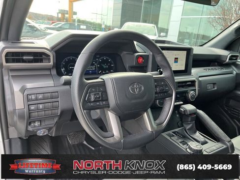 Used 2024 Toyota Tacoma TRD Off-Road image 6