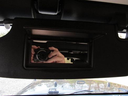 Used 2016 Jeep Wrangler Unlimited Rubicon w/ Connectivity Group image 84