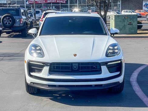 Used 2024 Porsche Macan image 6
