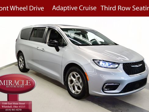 Used 2024 Chrysler Pacifica Touring-L FWD image 1