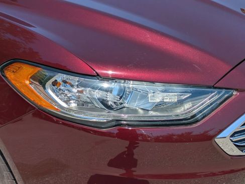 Used 2018 Ford Fusion SE w/ Fusion SE Technology Package image 9