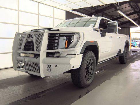 Used 2024 GMC Sierra 3500 Denali Ultimate AWD/4WD image 1