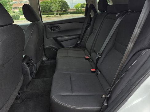 Used 2024 Nissan Rogue S FWD image 22