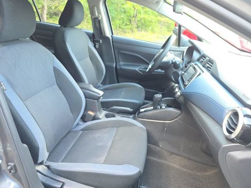 Used 2025 Nissan Versa SV FWD image 18