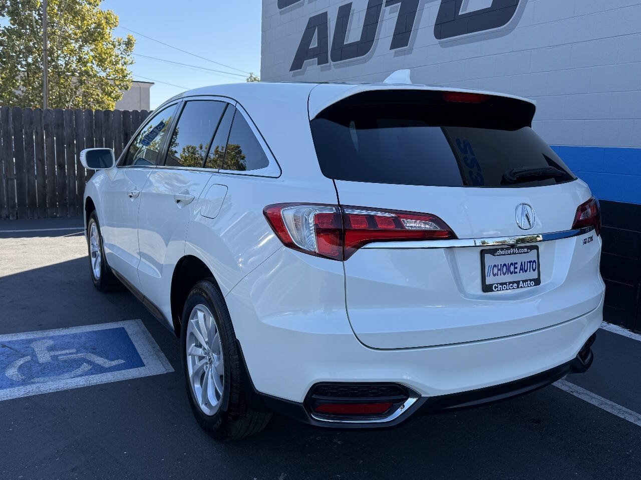 Used 2017 Acura RDX w/ Technology Package FWD image 4