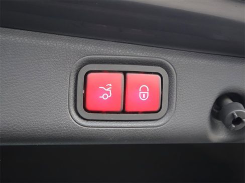 Used 2019 Mercedes-Benz E 300 4MATIC image 18