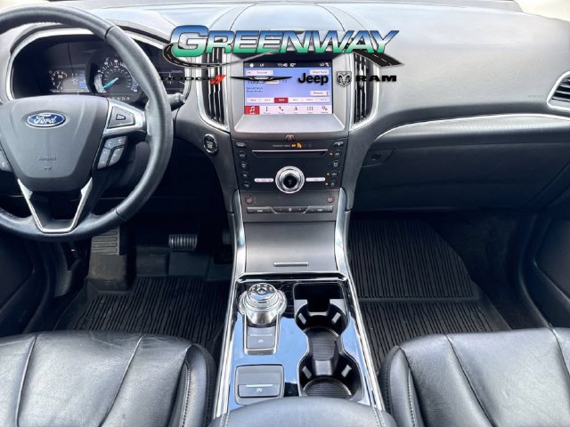 Used 2019 Ford Edge Titanium FWD image 17