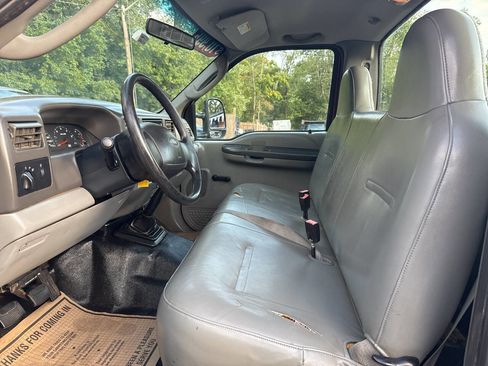 Used 2004 Ford F350 2WD Regular Cab DRW Super Duty image 9