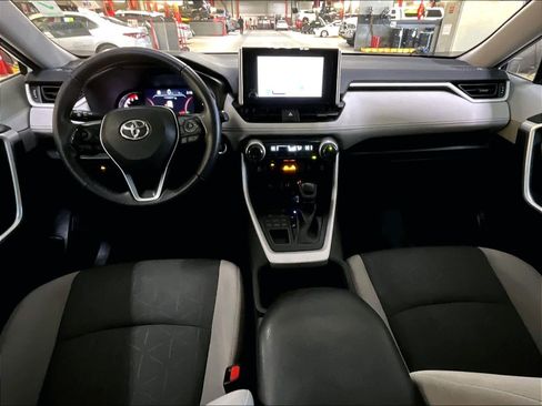 Used 2023 Toyota RAV4 XLE w/ Convenience Package image 21